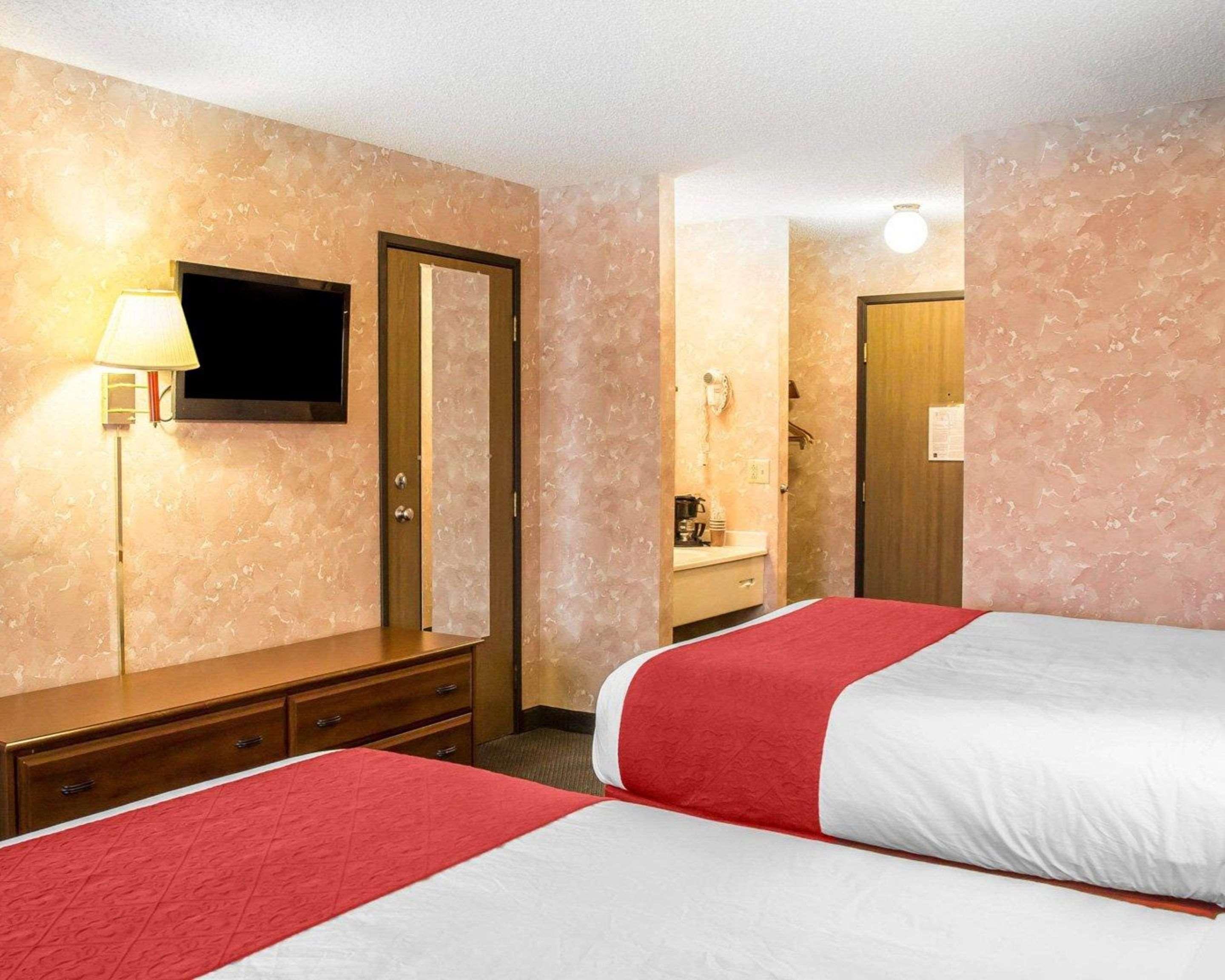 อีโคโน ลอดจ์ Hotel Firestone ภายนอก รูปภาพ